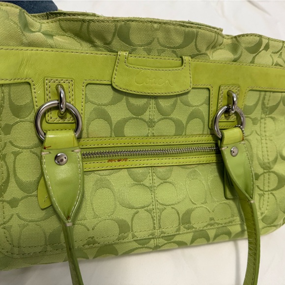 COACH medium size shoulder bag Chartreuse/Blue - Picture 9 of 12